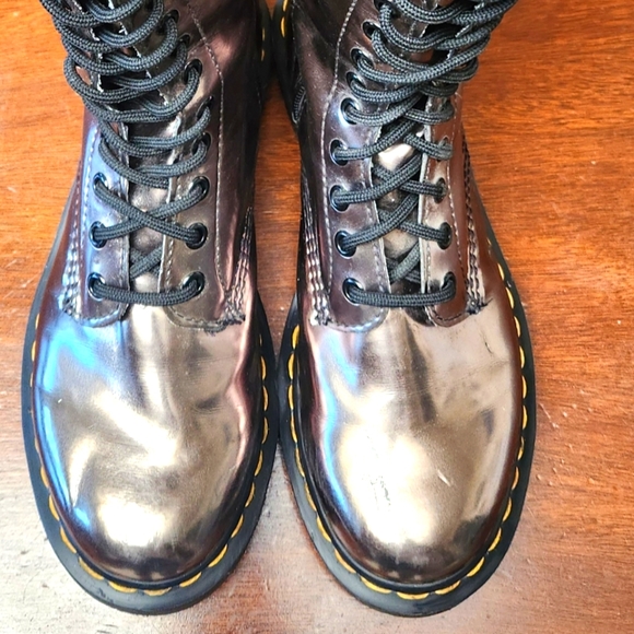 Made in Asia Doc Marten boot. - Picture 9 of 9